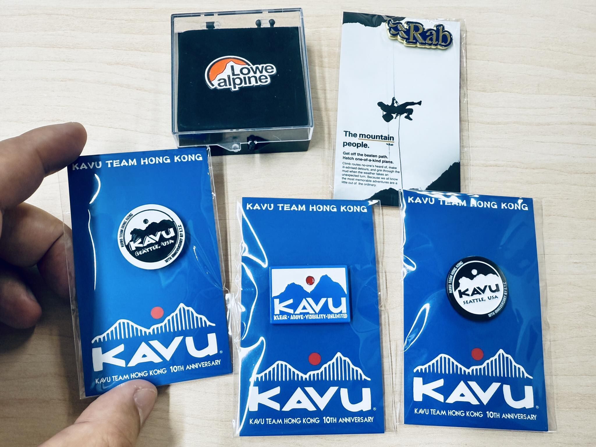 Brand Logo 紀念襟章