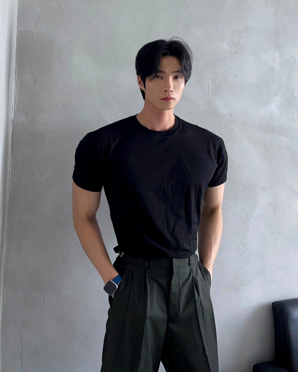 純色肌肉感緊身短袖T卹