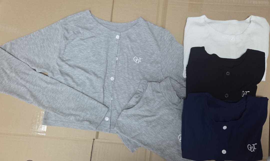 韓國 彈性短身背心長袖外套兩件套裝<清貨價貨品，不設退換>(AT5 623)