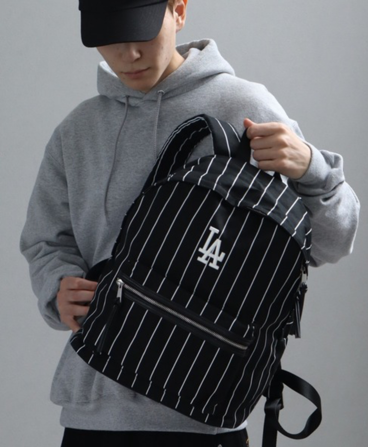 【現貨】J0517901 MLB 條紋棉布背包 LA黑色