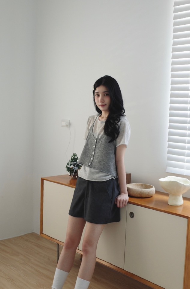 <女裝現貨💗> M17 直條紋拼接 西裝短褲裙 兩色