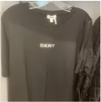 [S] DKNY BLACK ZIPPER SLEEVE LOGO TEE, P4JHBRJQ-BLK (SD1281)