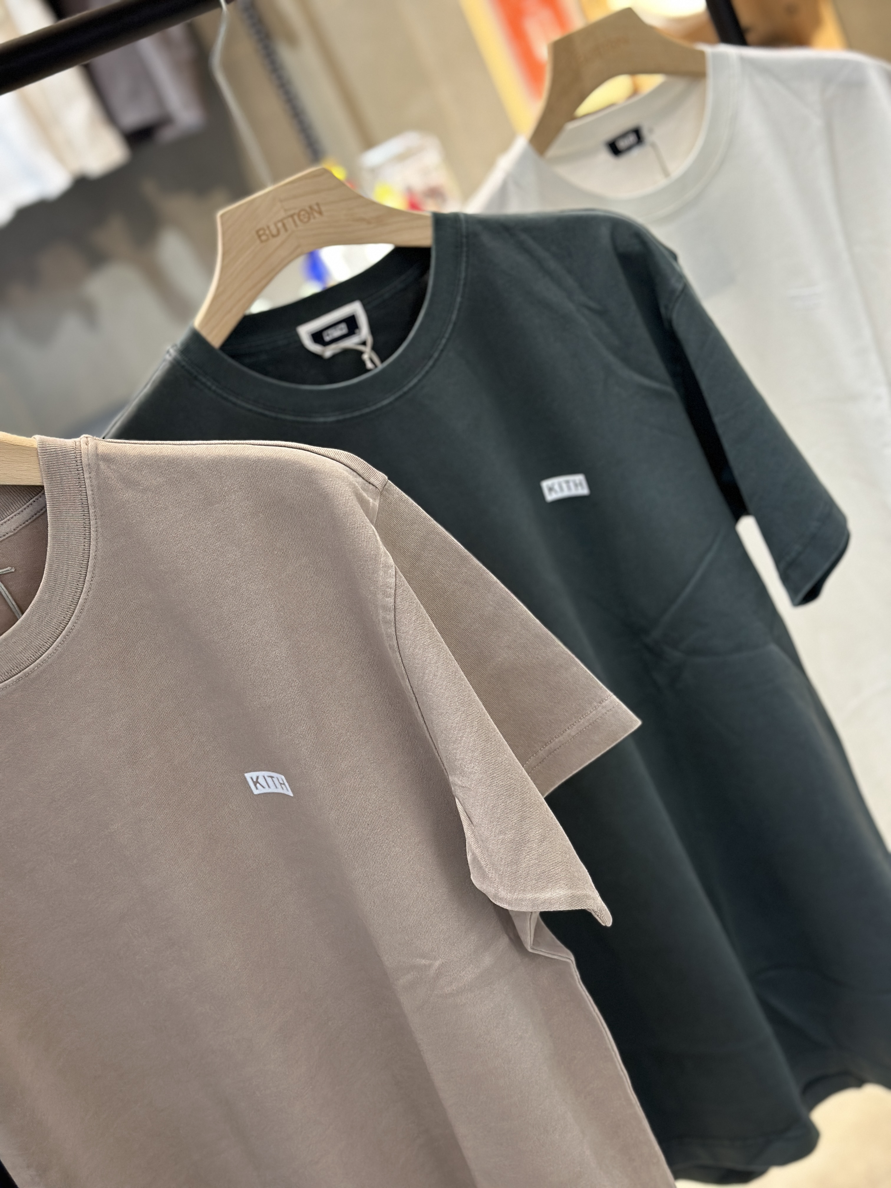 【現貨】KITH LAX Tee 小logo 短tee