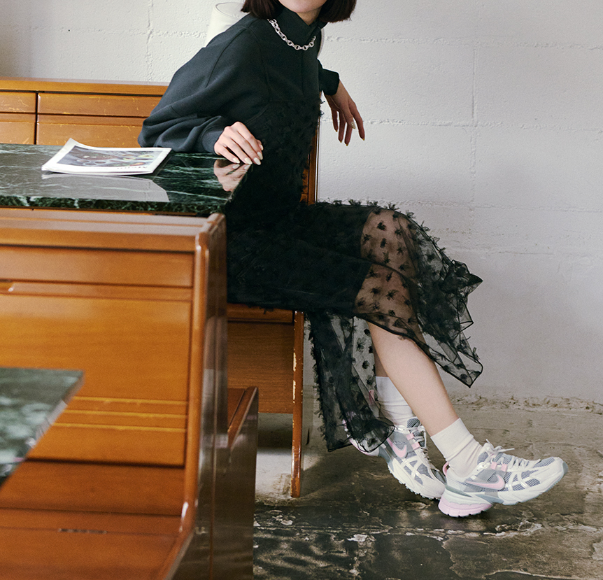 NIKE V2K RUN ND 灰粉 [限時預訂!!]