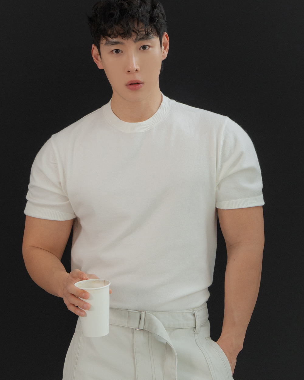 (韓國快閃優惠)肌肉型鮮豔短袖針織衫