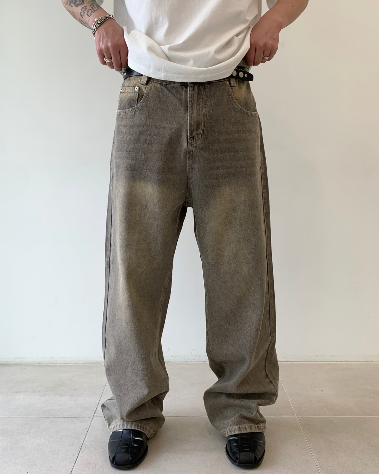 復古灰棕色牛仔褲