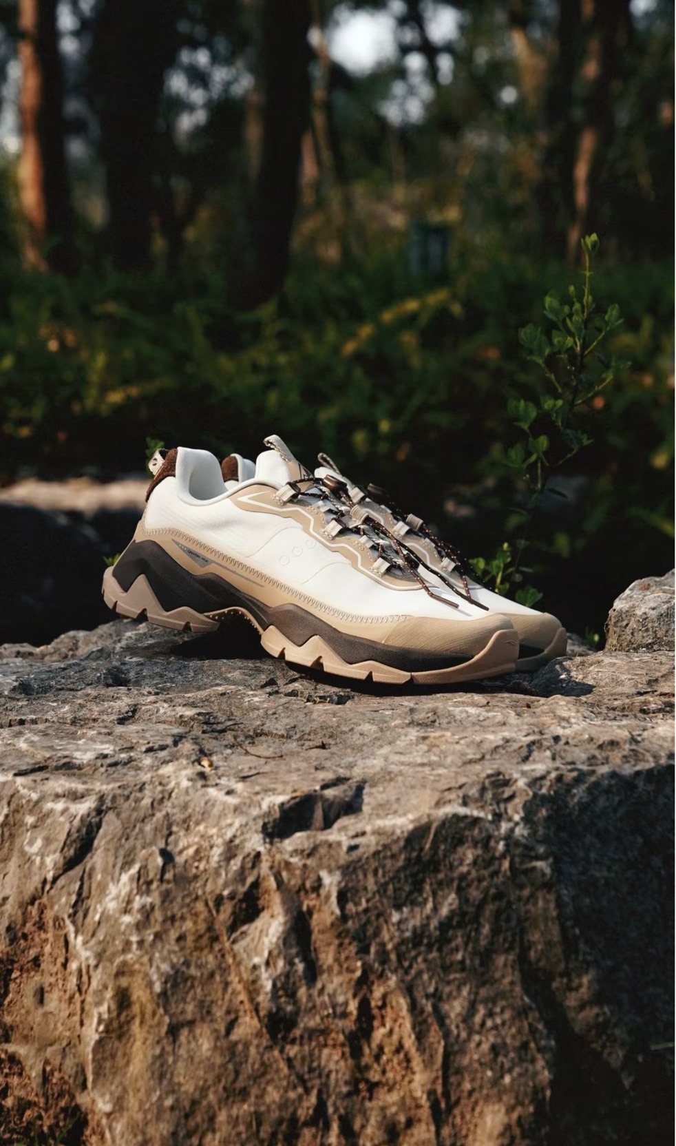 Saucony x Teenie Weenie CANYON WLK 戶外機能鞋 卡其棕