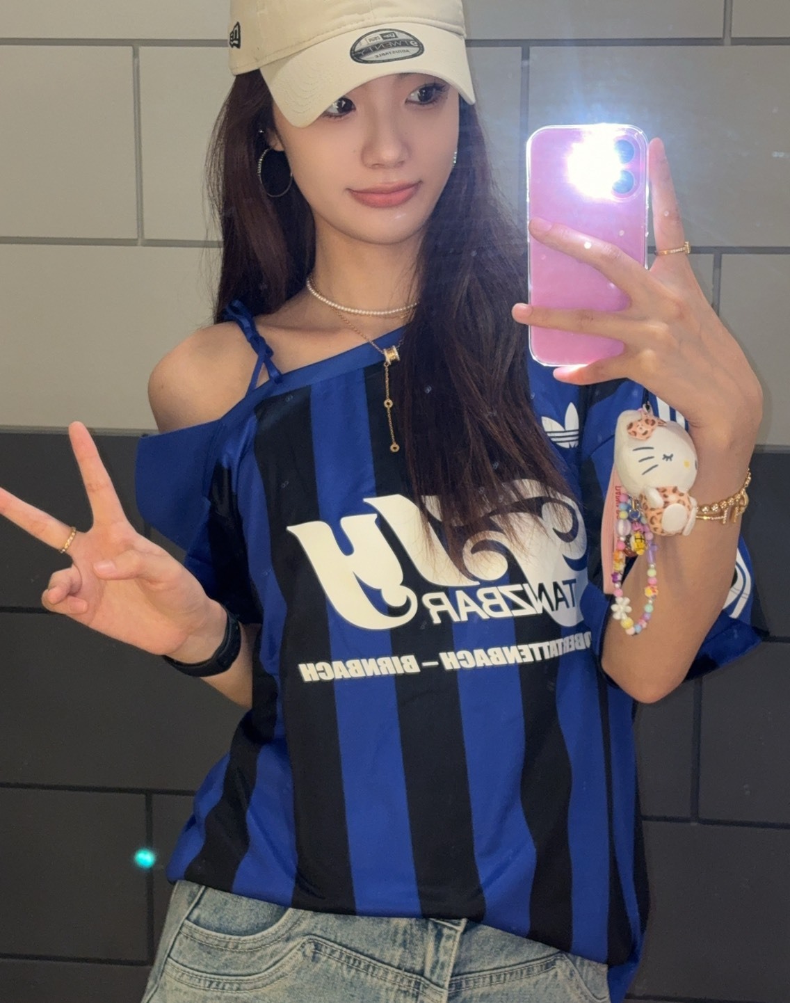 adidas 露肩足球衣（女款／半螢光藍）