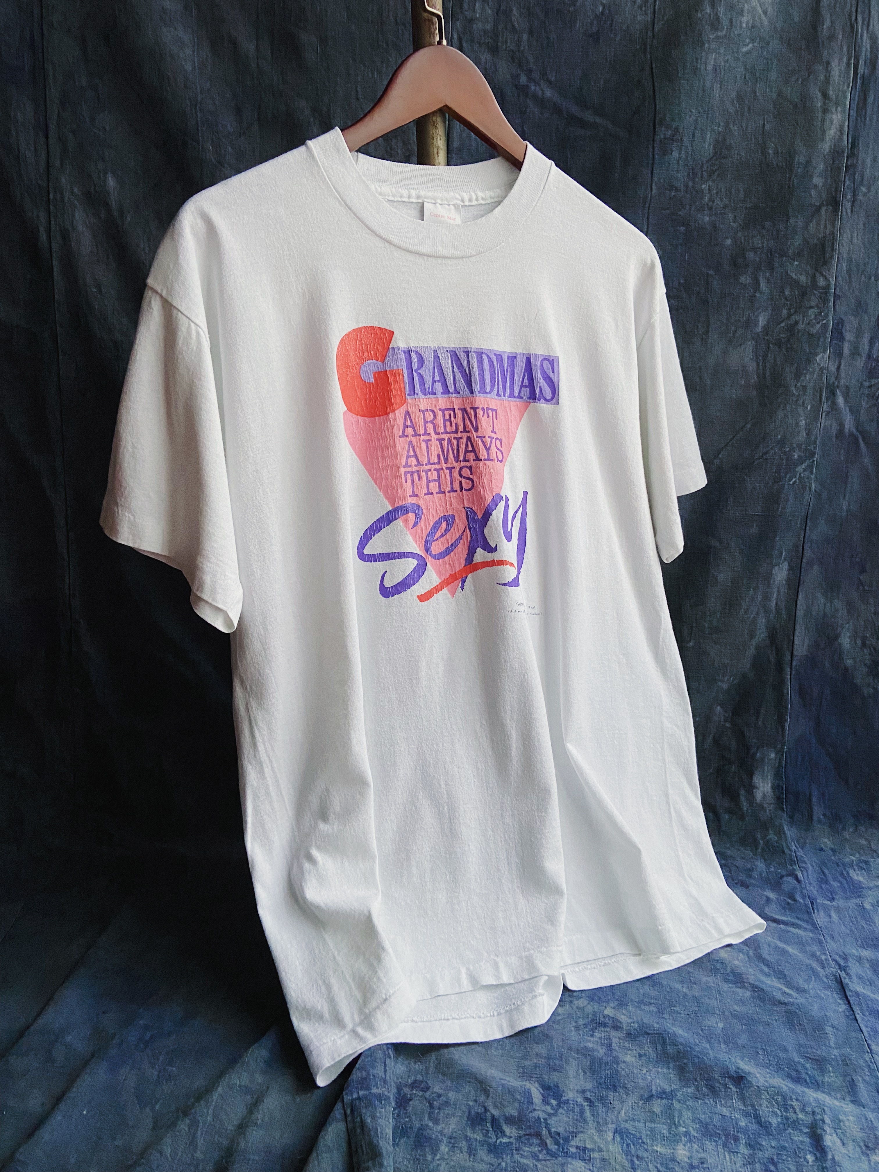 Vintage T-shirt “GRANDMAS AREN’T ALWAYS THIS SEXY” / 美國 標語紀念 古著短踢 白