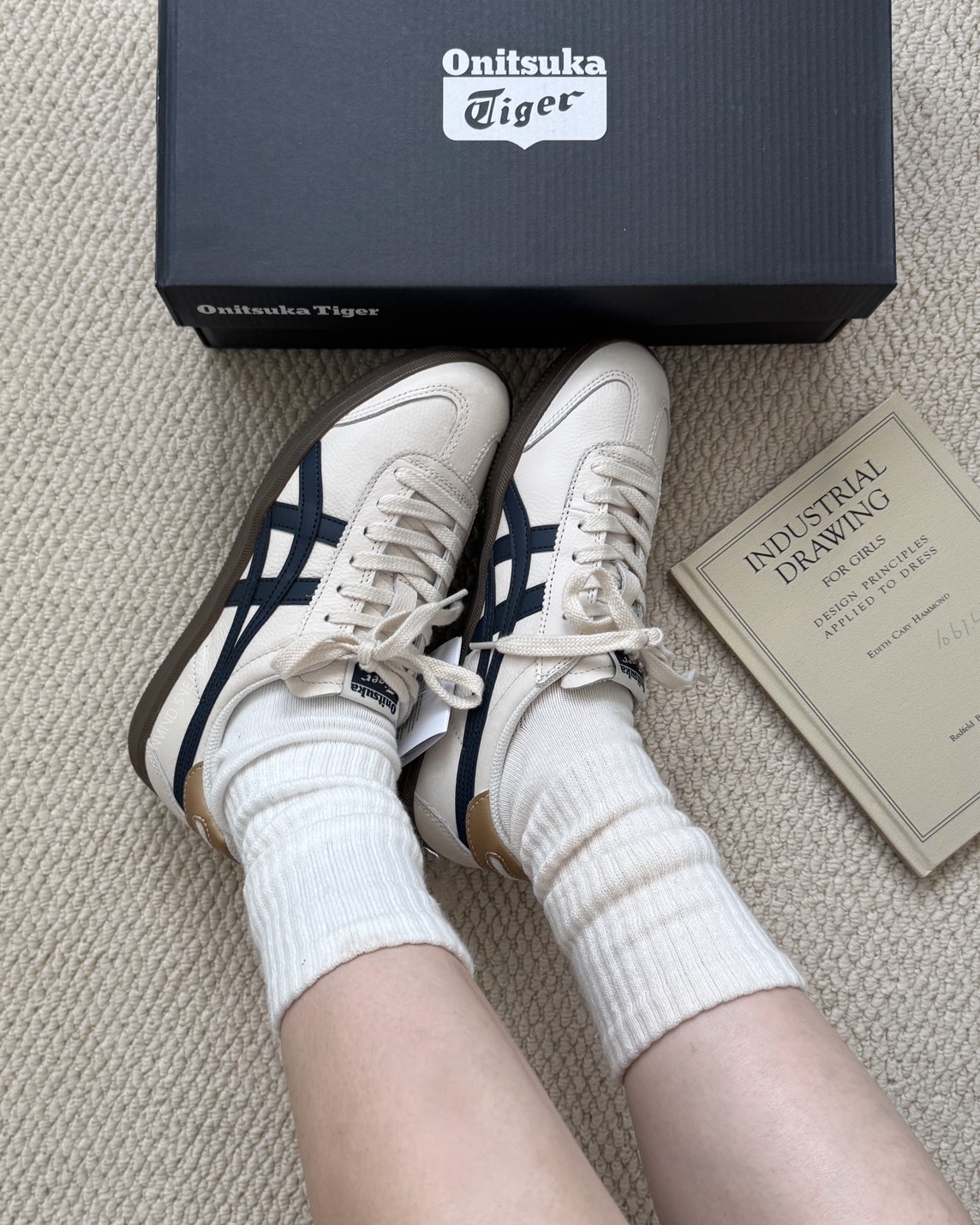 <快速出貨> Onitsuka Tiger 鬼塚虎 TOKUTEN  米白藏藍 焦糖底