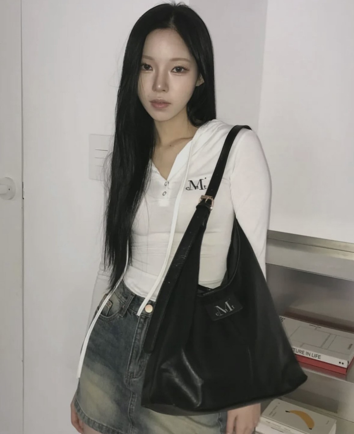 預購 Mucent 新月皮革肩背包