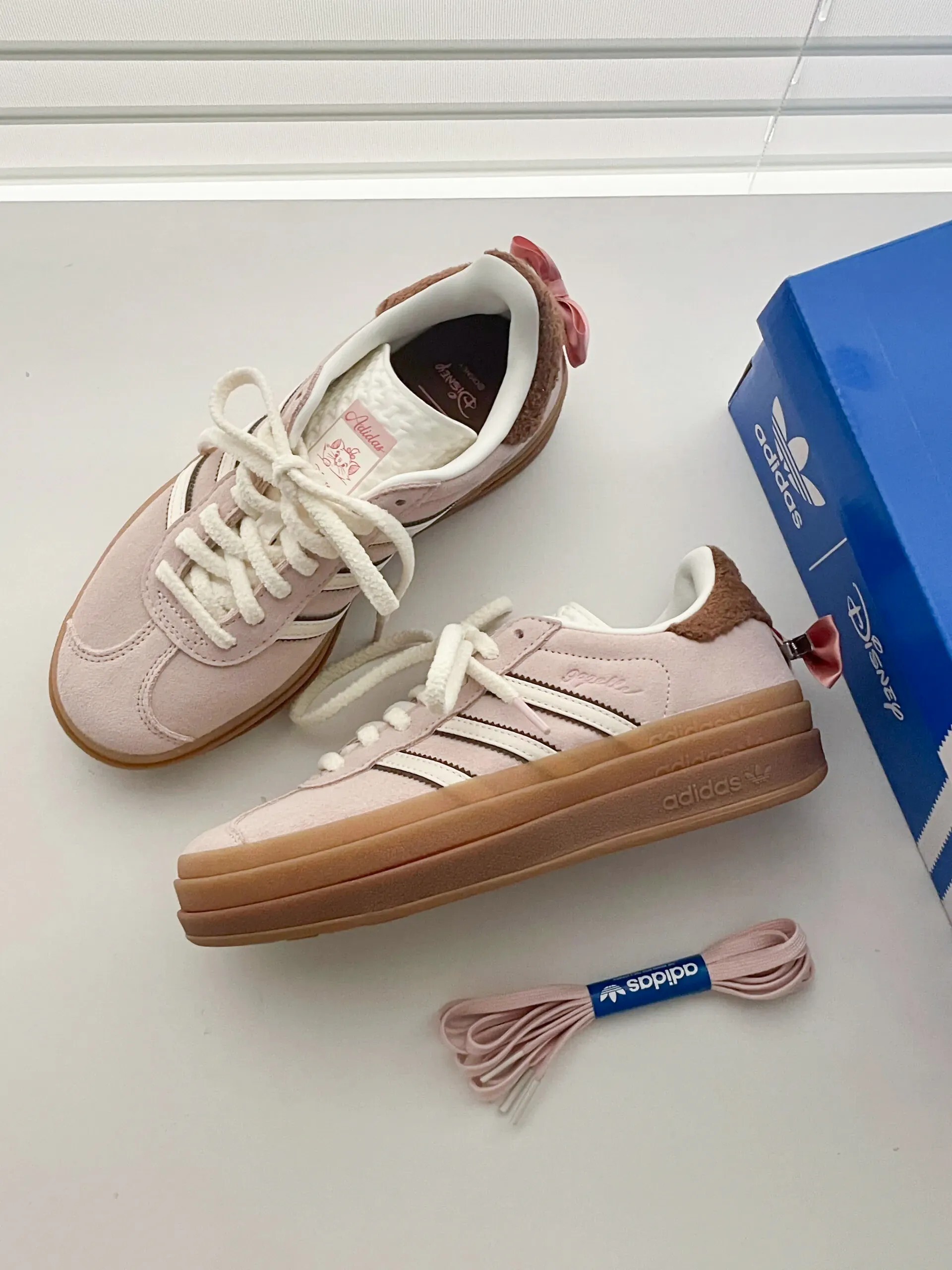 【逢甲FUZZY】Disney X Adidas Gazelle Bold "Marie" 櫻花粉 瑪麗貓 蝴蝶結  JR4244