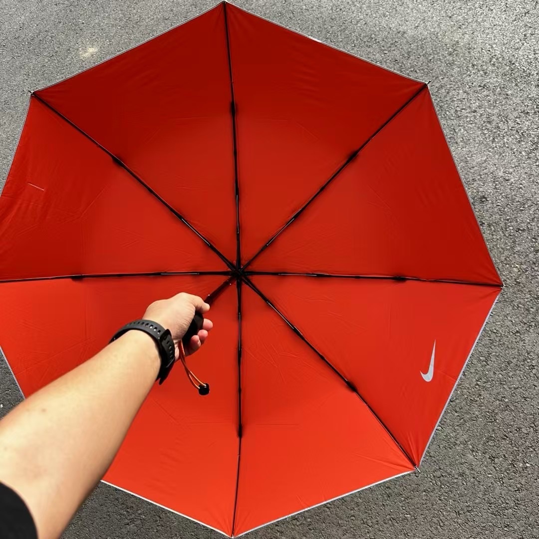 海外限定NIKE 摺疊雨傘+Nike乾濕收納包科技銀銀彈配色