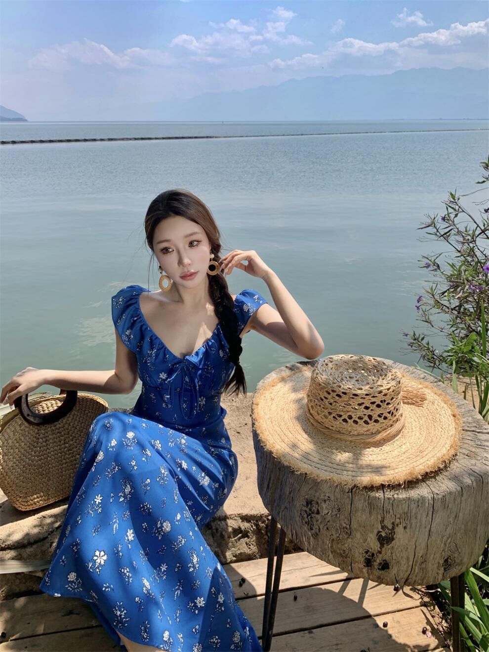 V領荷葉邊 碎花度假長洋裝