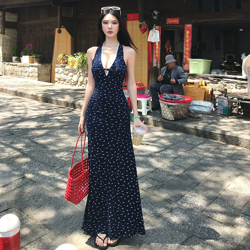 繞脖V領 碎花長洋裝