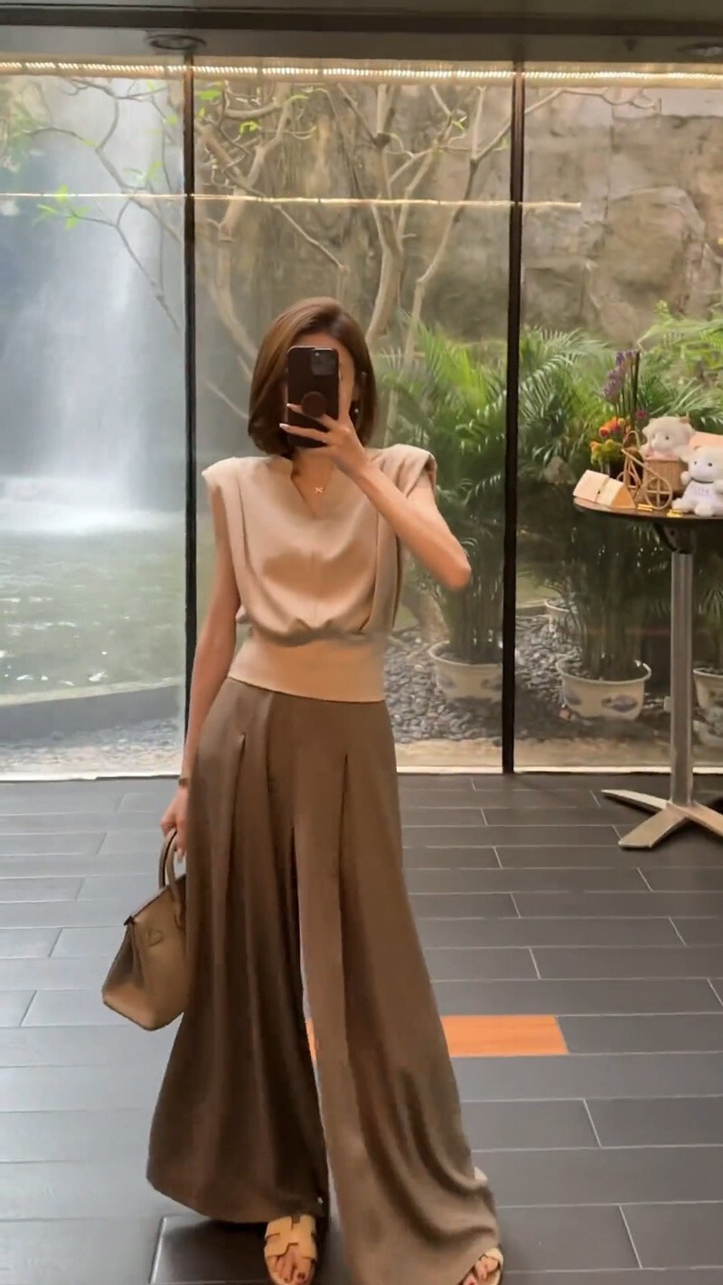 V領上衣+高腰寬褲裙(2件組)(黑/卡其)