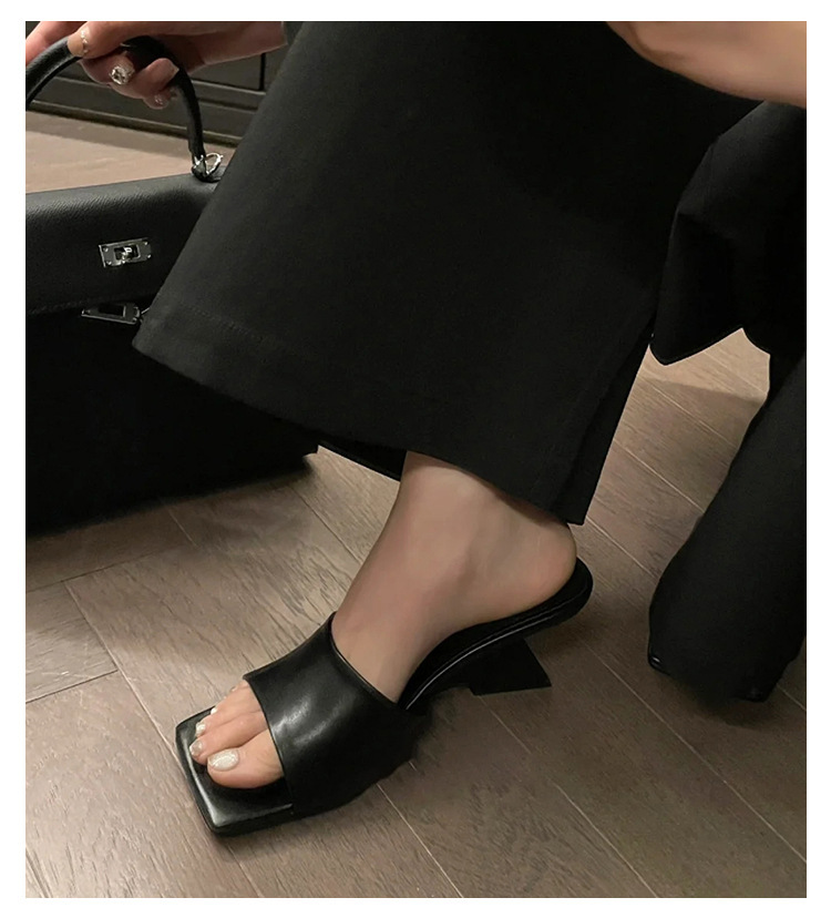 造型偰型根 方頭簡約跟拖(35-39)(黑/銀/白)