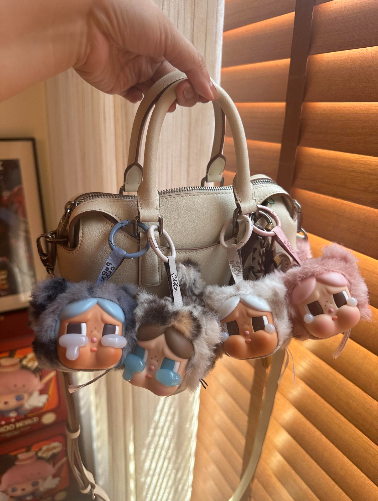 POPMART 泡泡瑪特 CRYBABY 哭娃 豹豹貓貓系列糖膠盲盒6+1款 絨毛吊飾 鑰匙圈/預購