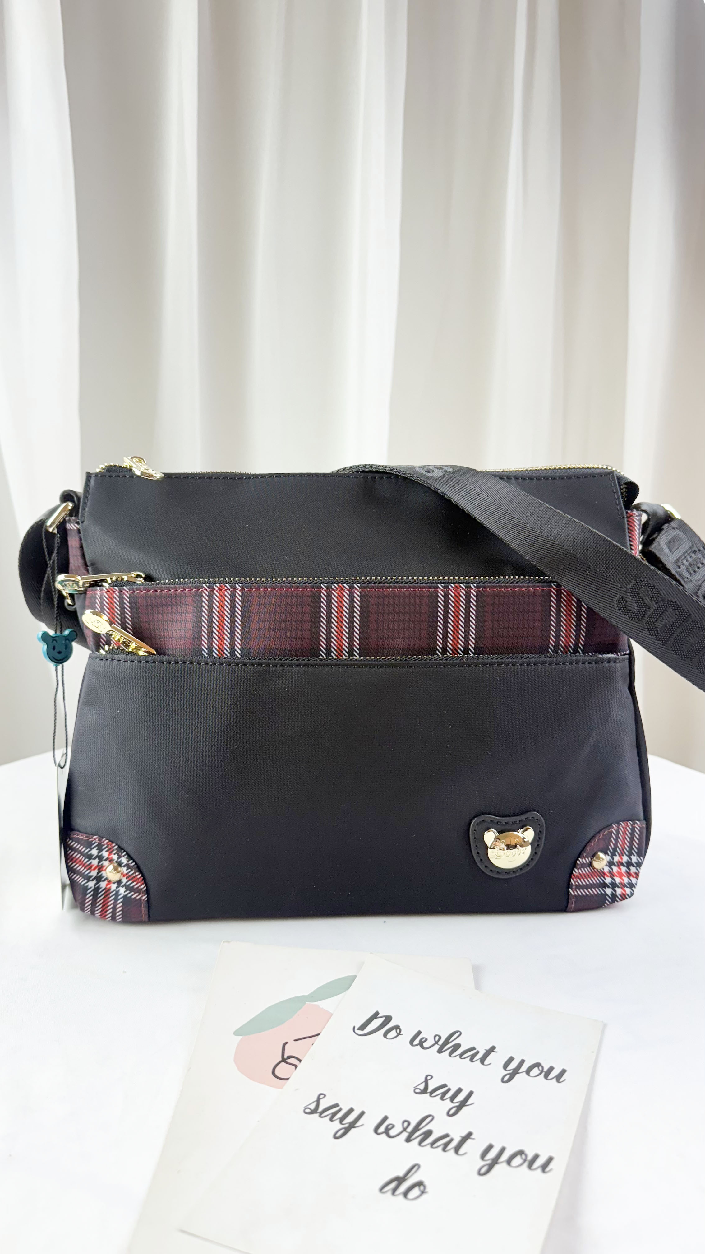 GOODS 英倫格紋紅拼色防潑水側背包 #2045