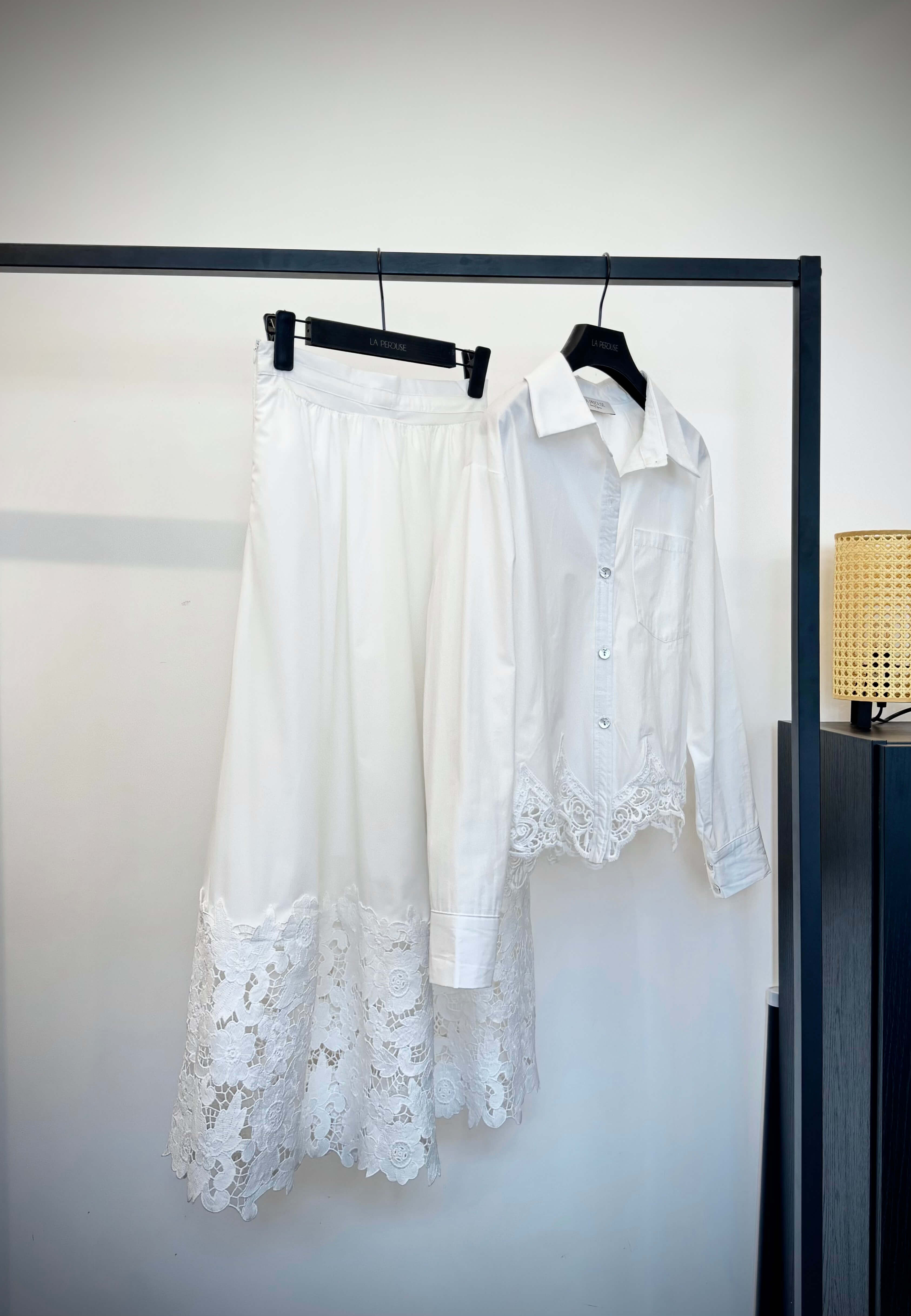 Crochet Lace Hem Shirt_SH255L09