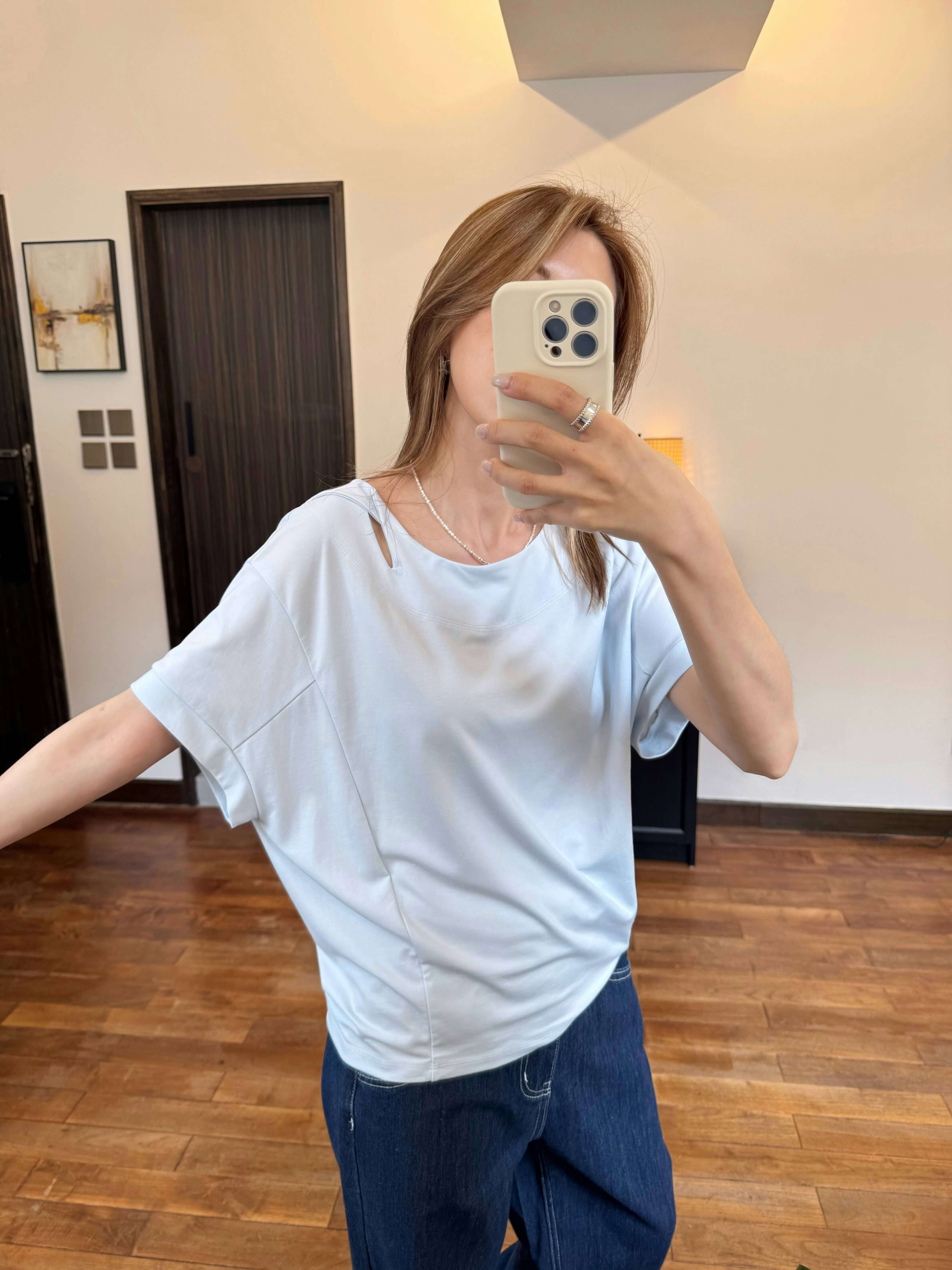 Cut-Out Cap Sleeve Top_TP255L22