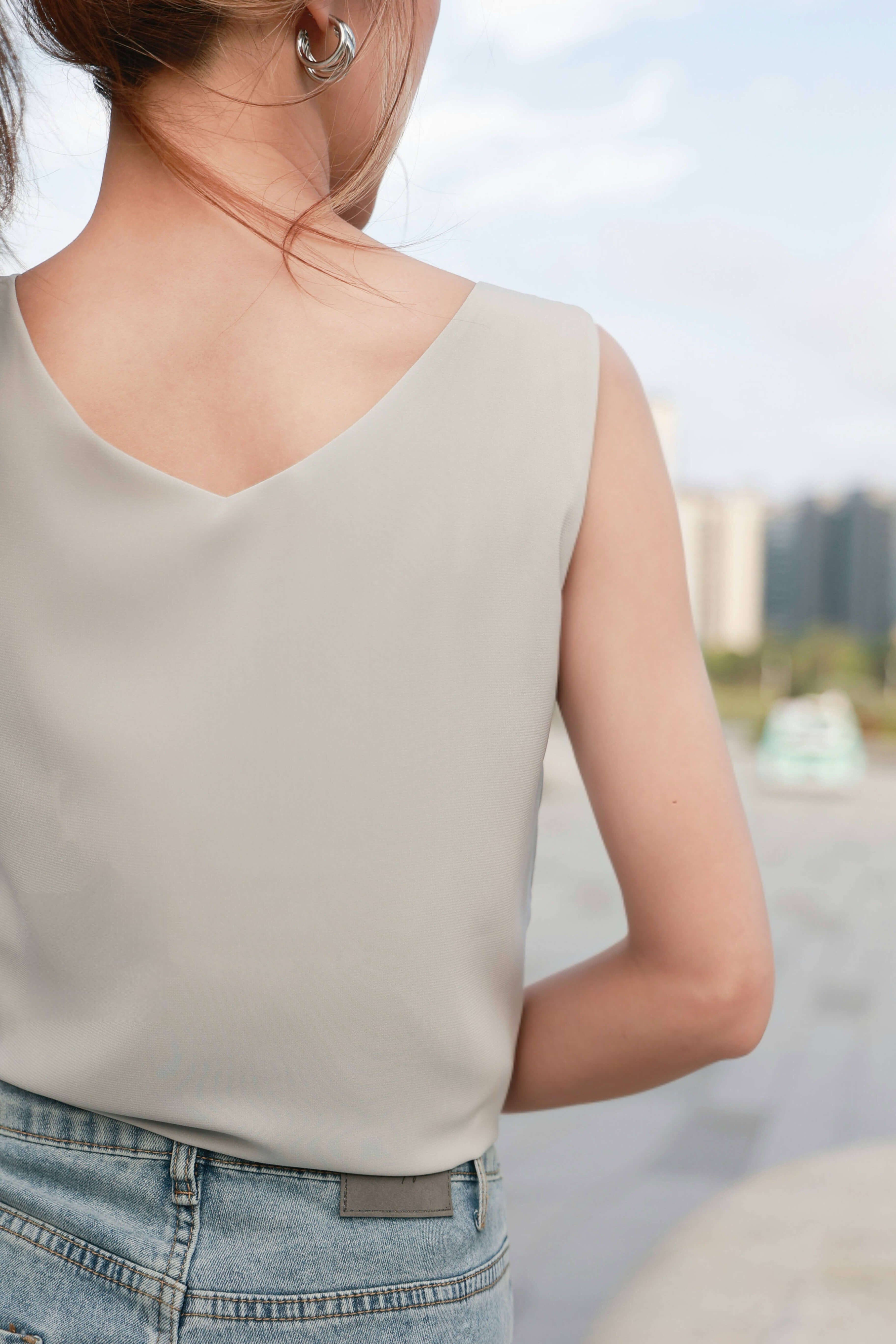 Basic V-Neck Tank Top_TP225L24B