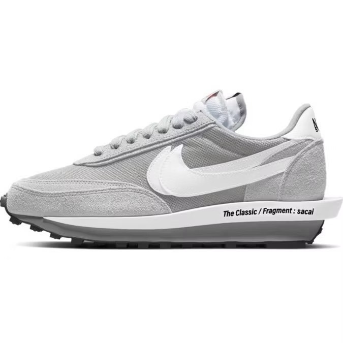 <連線代購商品>Sacai X Fragment Design X Nike 運動鞋款 三方聯名 灰色 DH2684-001