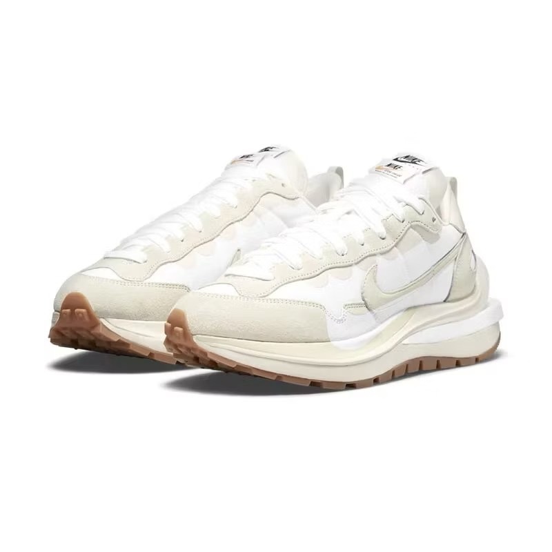 <連線代購商品>SACAI X NIKE VAPORWAFFLE 白焦糖底 DD1875-100