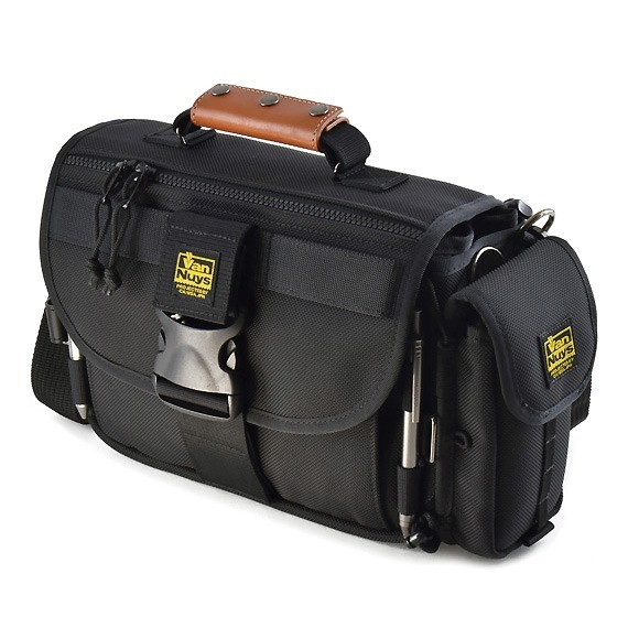 VanNuys Multi Functional Shoulder Bag