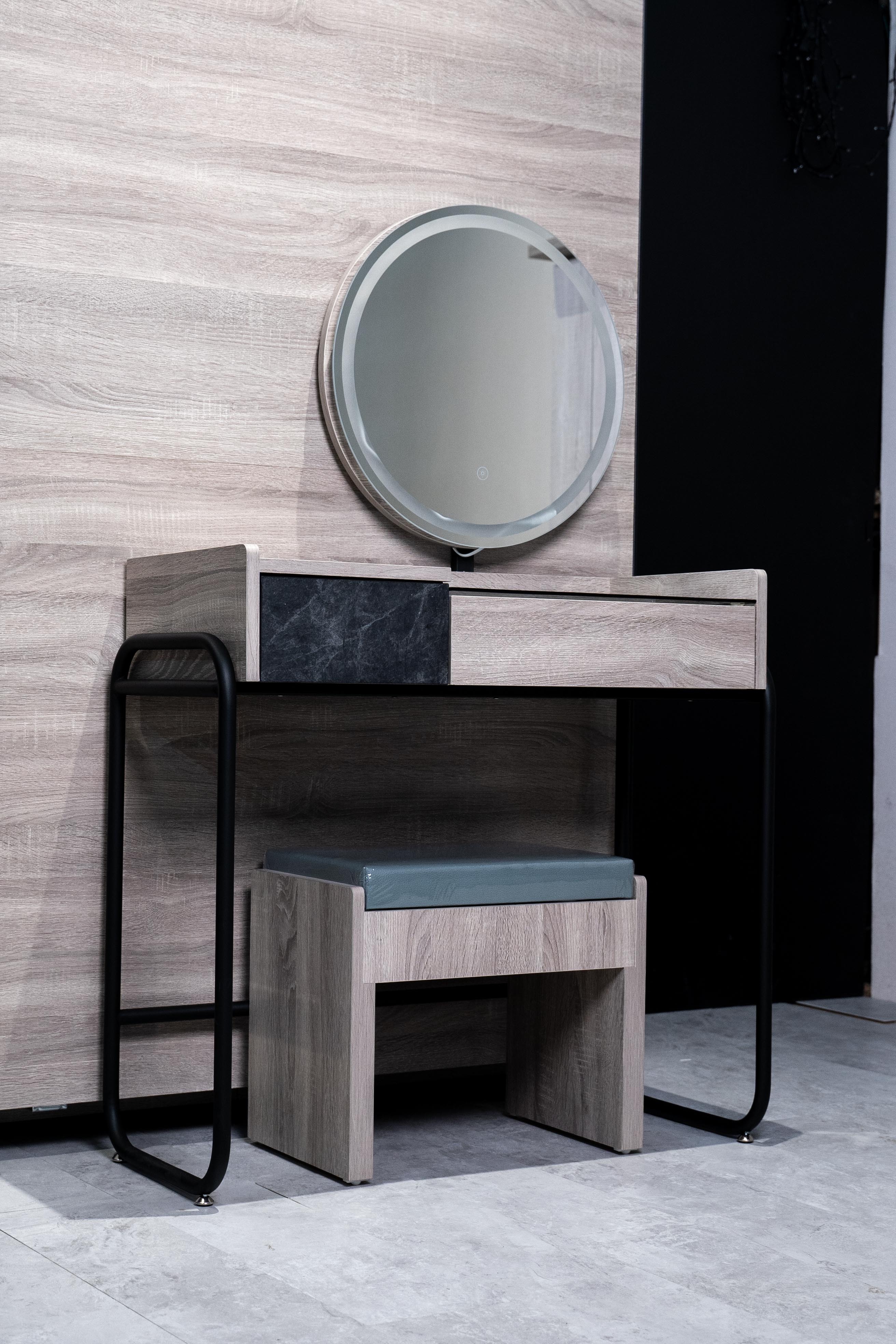 時尚灰2.8尺鏡台(不含椅)