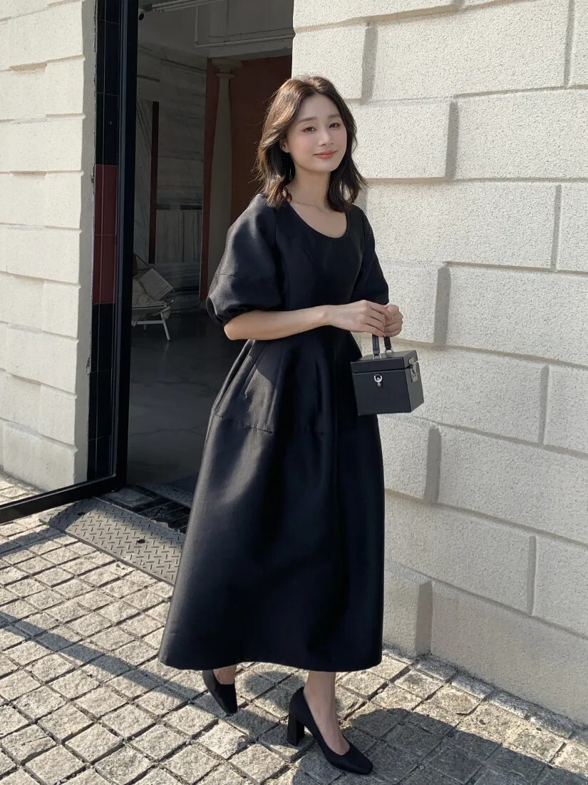 經典黑澎澎袖造型緞光圓領長裝S-M (Elegant & Love)