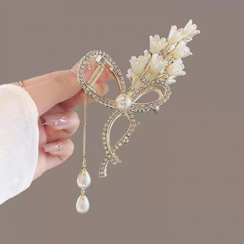 Oriental Tassel Metal Hair Clamp
