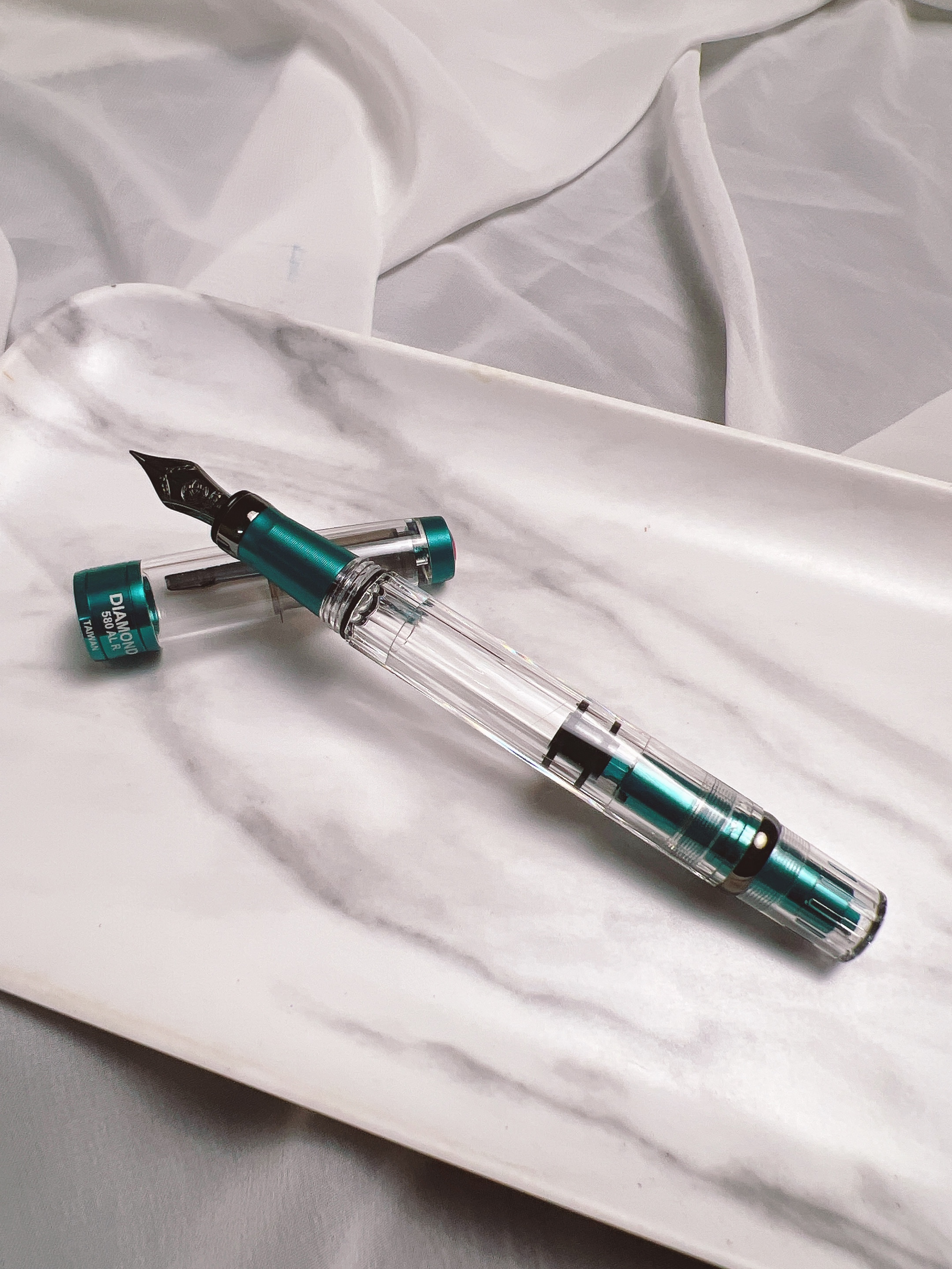 三文堂 TWSBI｜鑽石580AL 鋼筆 (加勒比海藍&黑鈦)