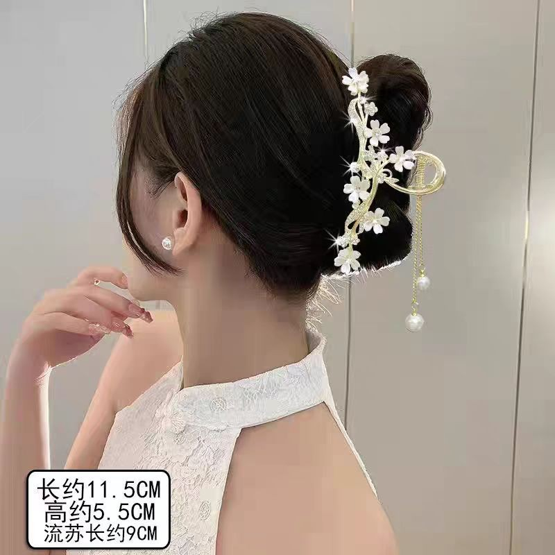 Rhinestone Blossom Tassel Pendant Metal Hair Claw