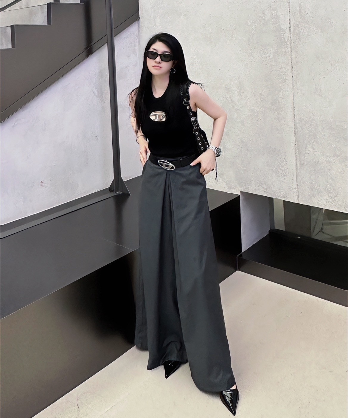 DIESEL OVAL-D 金屬Logo掛脖修身吊帶背心 女款