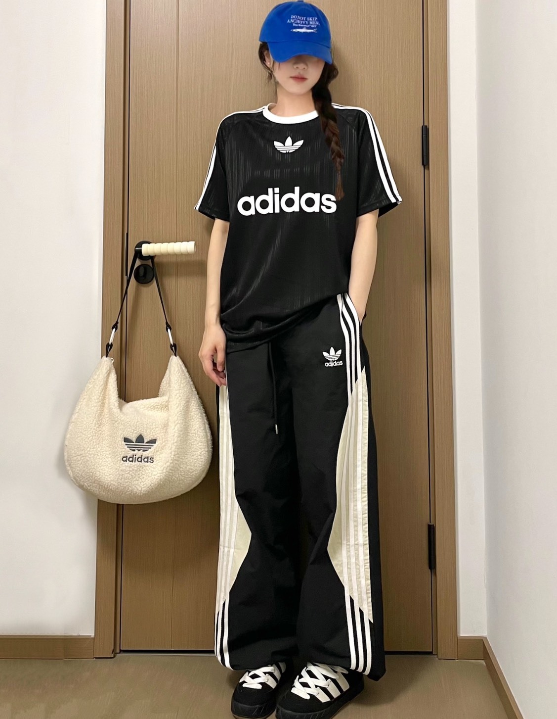 adidas 三葉草 再生聚酯雲朵手提包 白色 情侶款