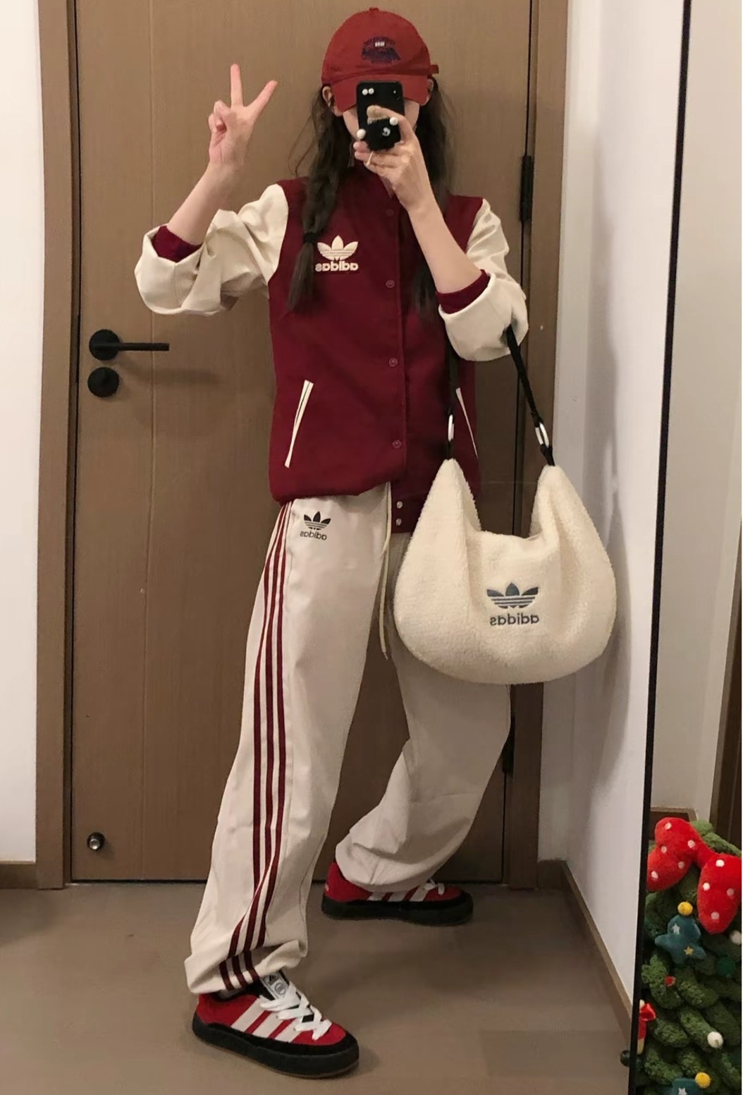 adidas 三葉草 再生聚酯雲朵手提包 白色 情侶款