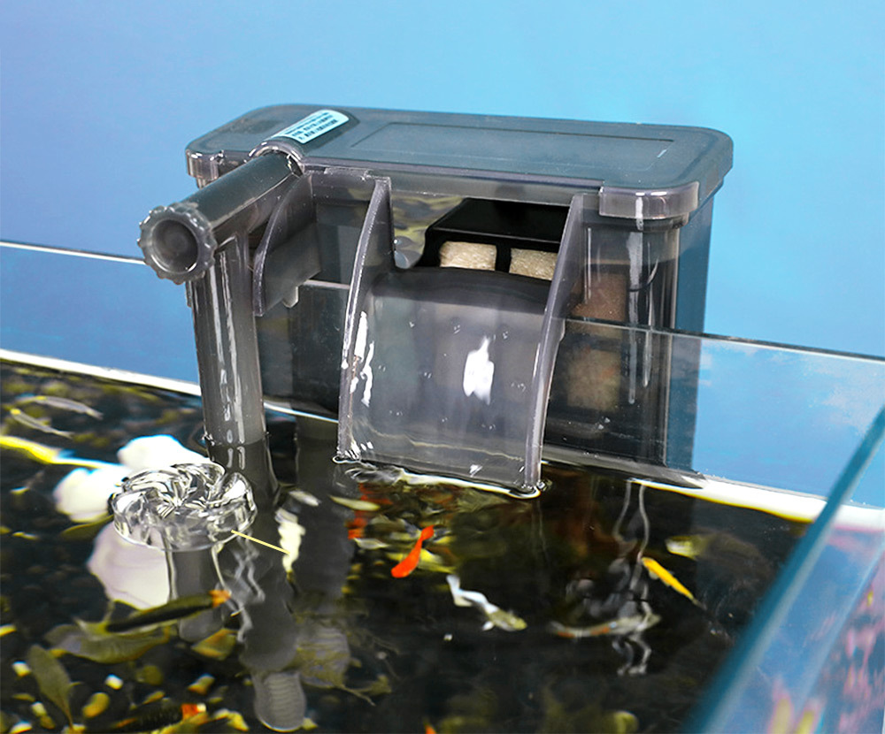 強迫式過濾盒有效吸附髒污，3D懸浮吸入設計可去除水面油膜與灰塵