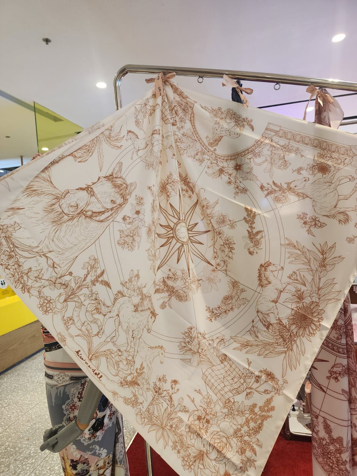 【現貨】Kiss​MeDoll LL052007 絲巾