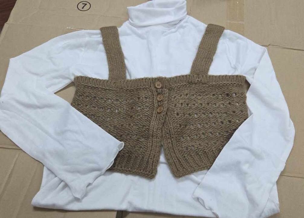 韓國 高領加冷背心兩件套裝(可分開) <清貨價貨品，不設退換> (AT11 506)