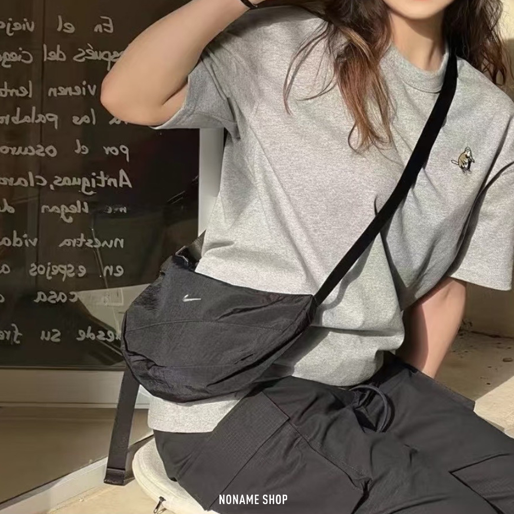 NIKE AURA CRESCENT 小勾 半月包 腰包 側背包 黑色 (女款)