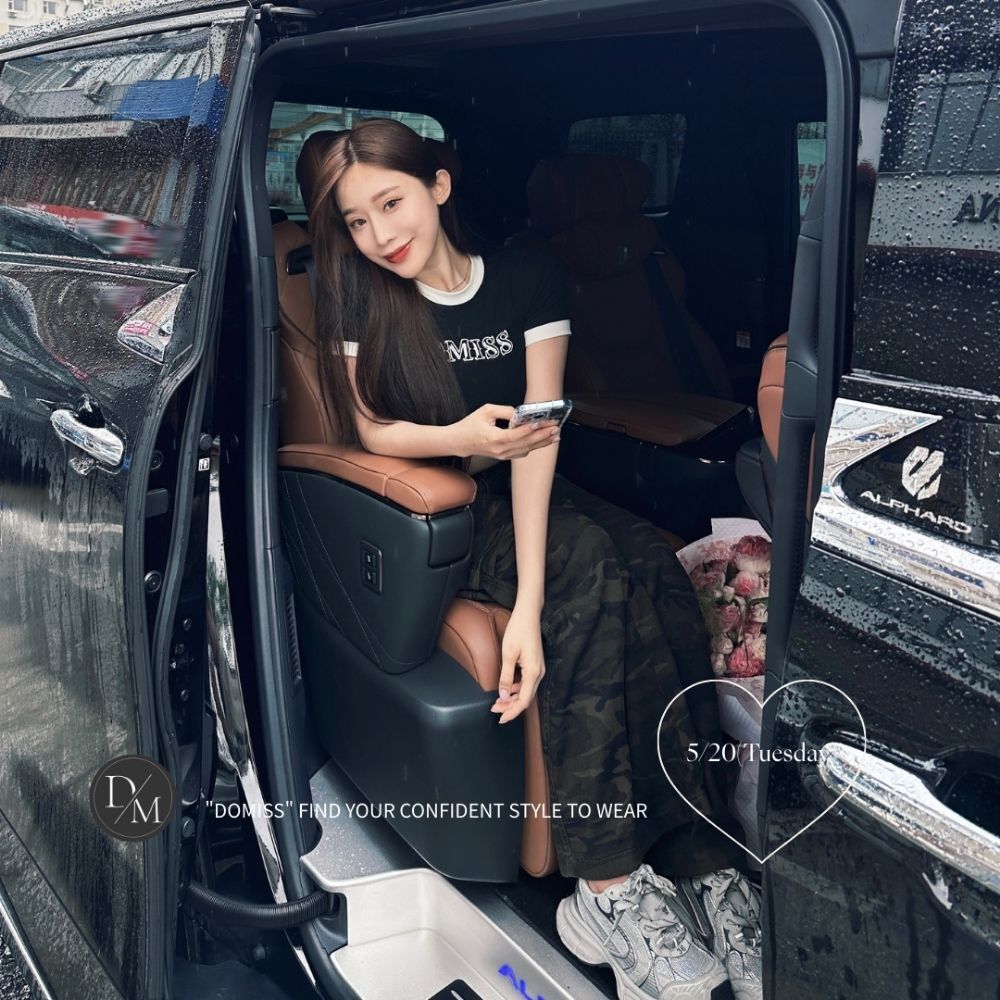 【DOMISS自訂】反差感撞色! 彈性短版Tee-酷甜黑白拼接款上衣(現貨)