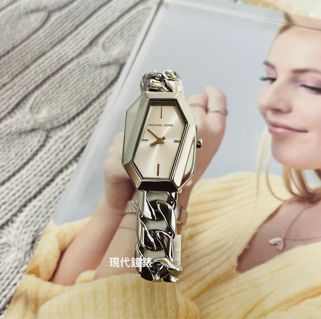 【MICHAEL KORS】Mini Suri 時尚幾何造型女錶MK4879 24mm 現代鐘錶