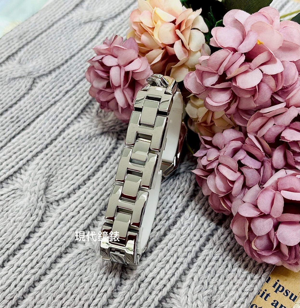 【MICHAEL KORS】Mini Suri 時尚幾何造型女錶MK4879 24mm 現代鐘錶