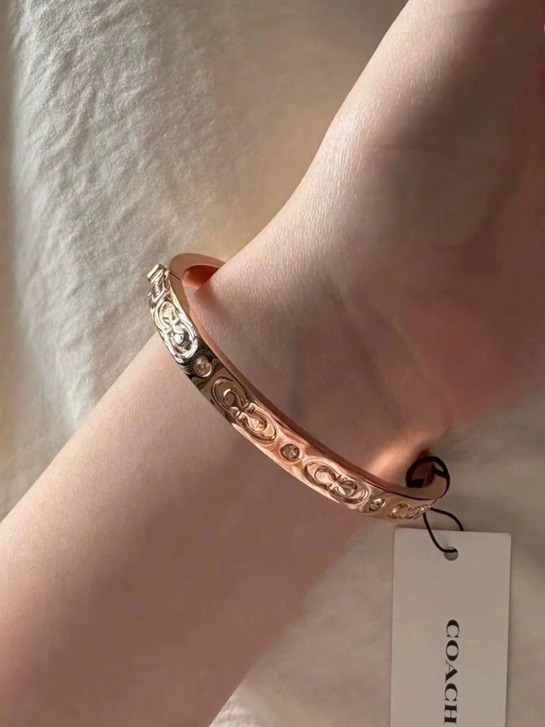 COACH 浮雕雙C 水鑽 手環