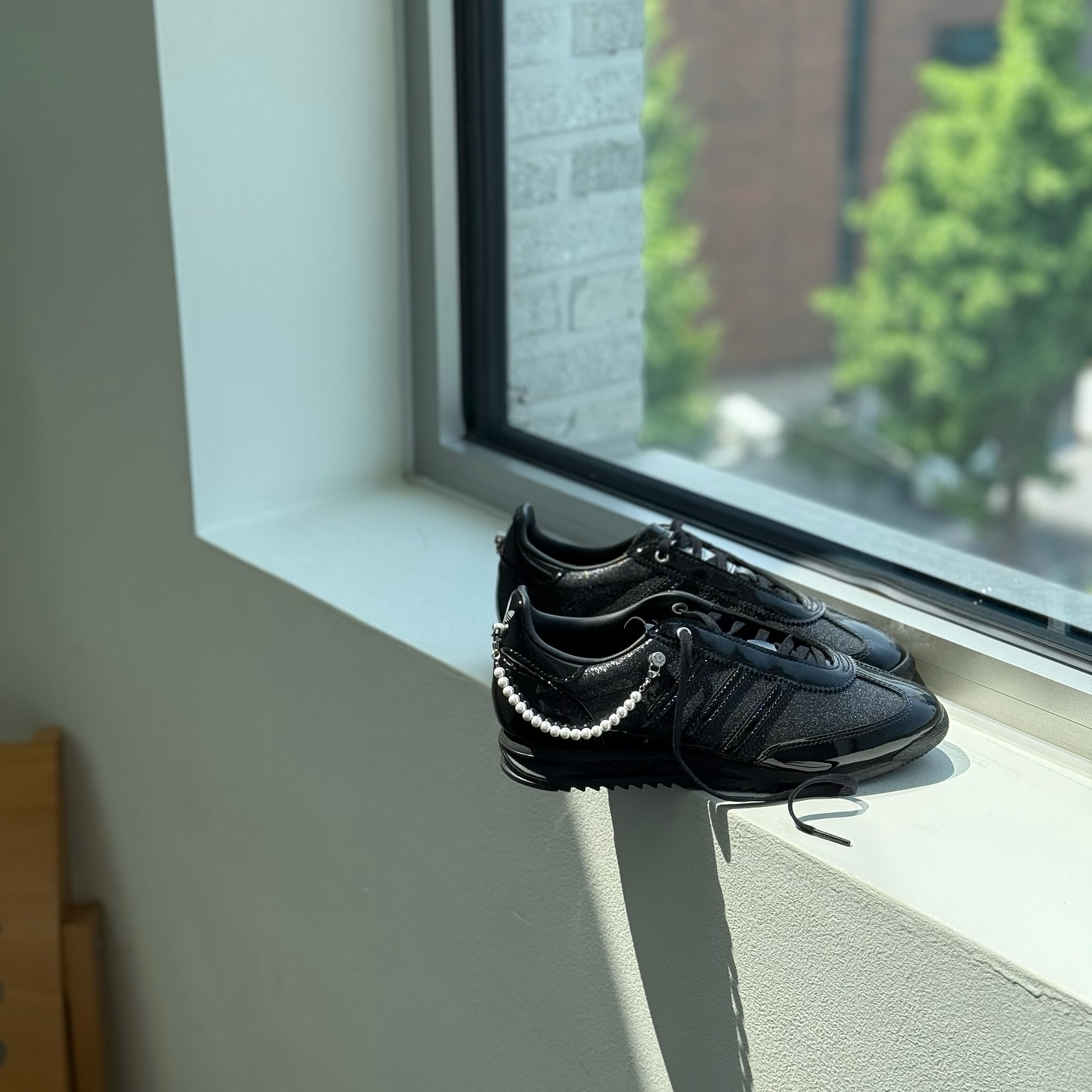 Adidas Originals SL72 珍珠項鍊 黑色 光澤感 漆皮 復古鞋 JQ2615