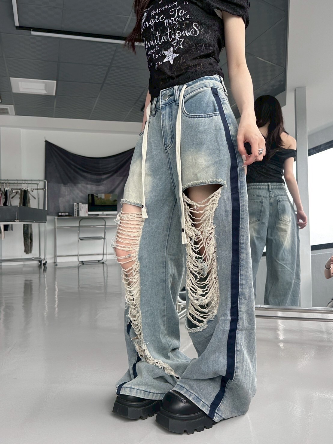 修腿效果+🔥 水洗破洞直筒牛仔闊褲