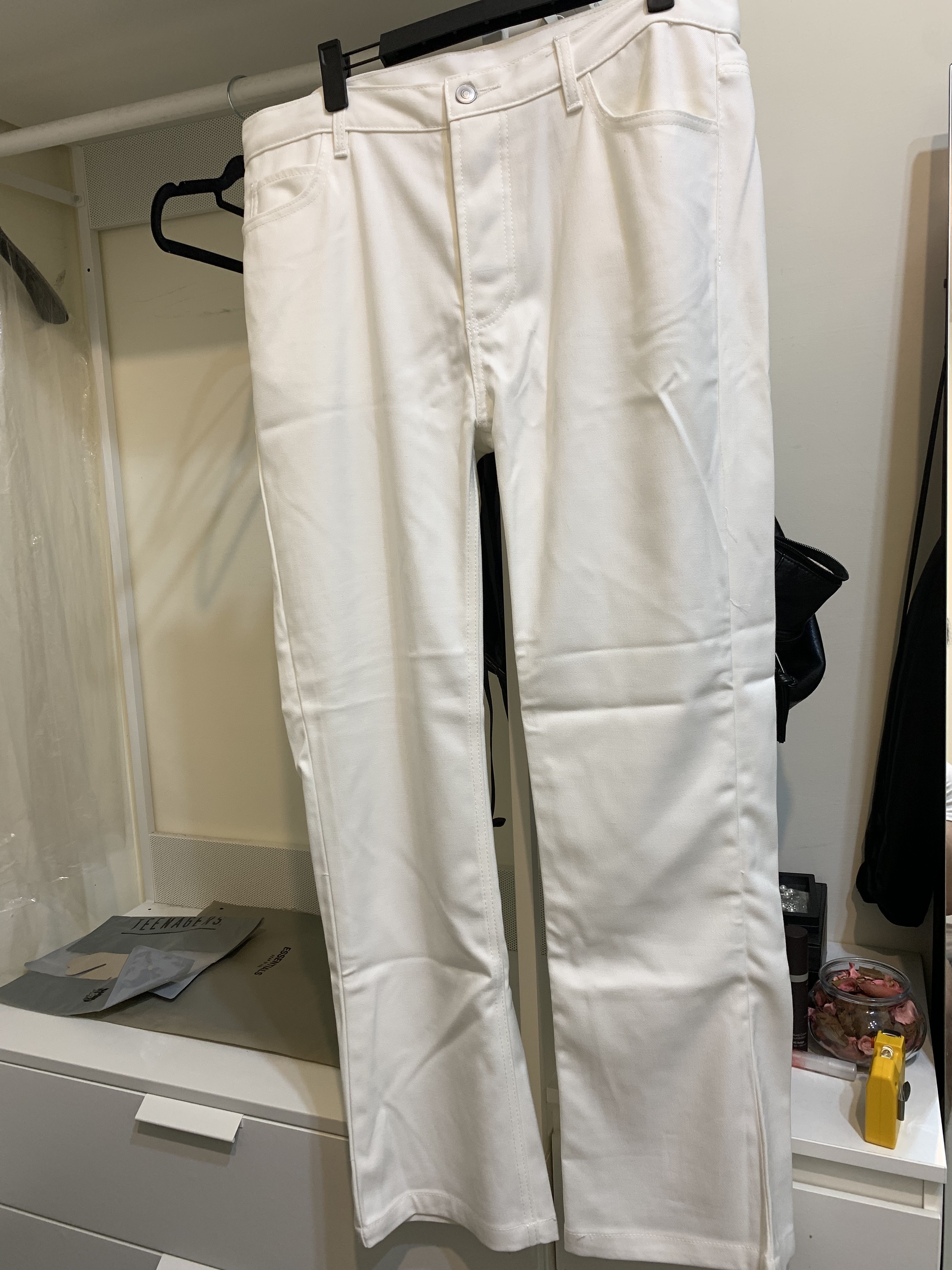 微喇叭 頂級 純白 牛仔褲