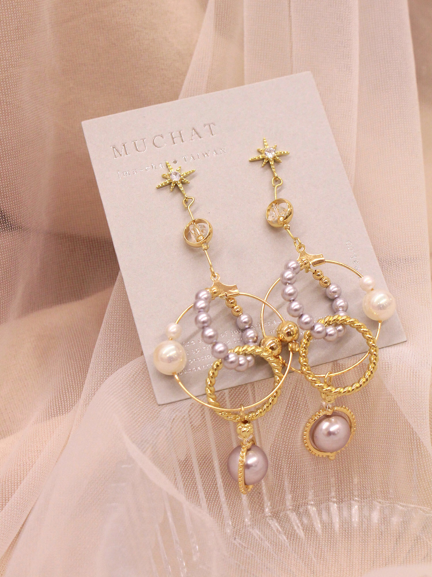 迷因佩斯。MUCHAT手作14+18KGP珍珠星芒純銀針耳環