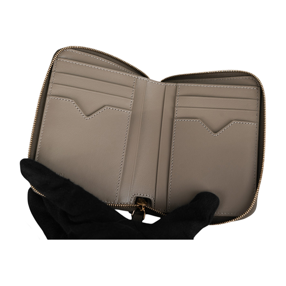 【FENDI】FF Diamonds 素面小牛皮6卡拉鏈短夾(鴿灰色) 8M0508 ALV4 F1N1G